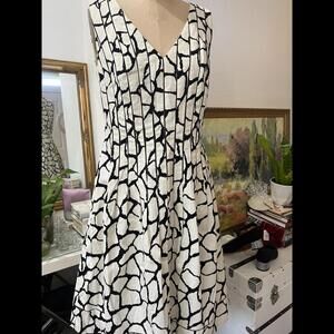 Kay Unger Black and White Dress Size 8